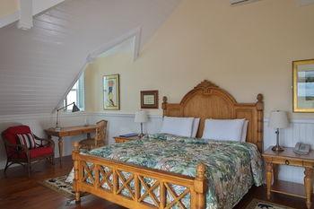 Отель The Delphi Club At Rolling Harbour Sandy Point Экстерьер фото